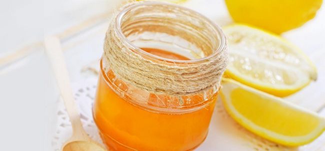 Restez couper avec du miel et de citron Photo