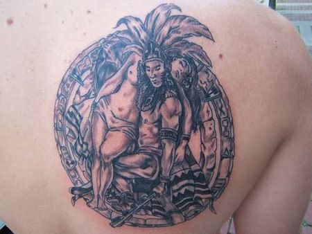 Chef aztèque avec Inconscient Femme Tattoo