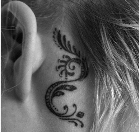 Motif floral Ear Tattoo