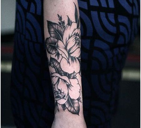 floral avant-bras des tatouages
