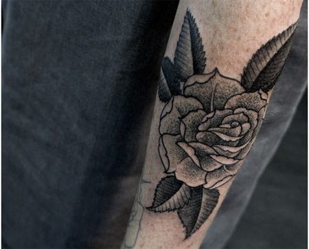 Avant-bras Ornement Rose Tattoo