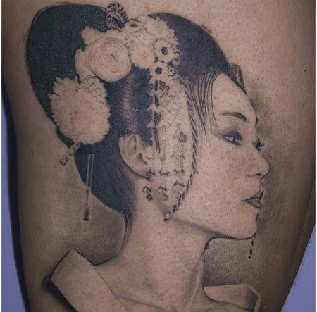 noir et blanc geisha tatouage