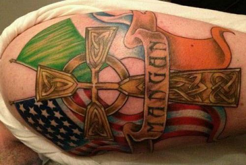 Drapeaux irlandais et américains Tattoo