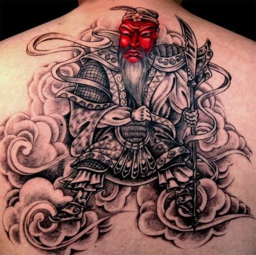 Assistant tatouage samouraï