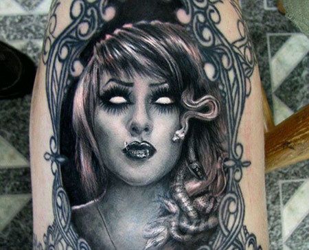 Contemporaine Medusa Tattoo