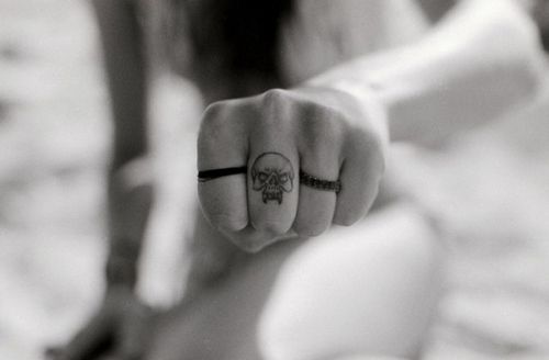 conception crâne anneau de tatouage