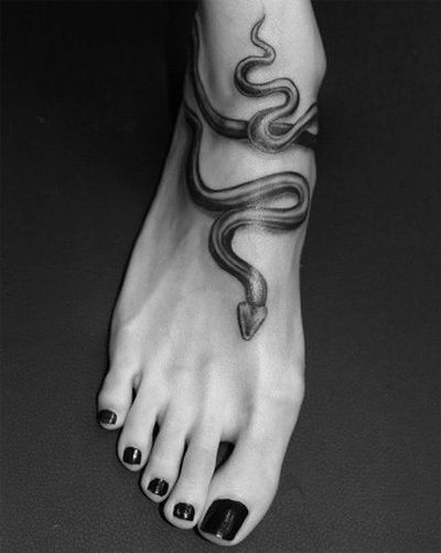 pied serpent tatouage