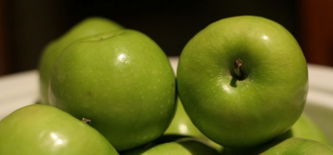 Top 18 avantages étonnants de pommes vertes pour la peau, les cheveux et la santé Photo