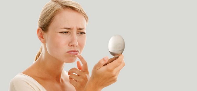 Top 9 des remèdes maison pour guérir des taches noires sur les lèvres Photo